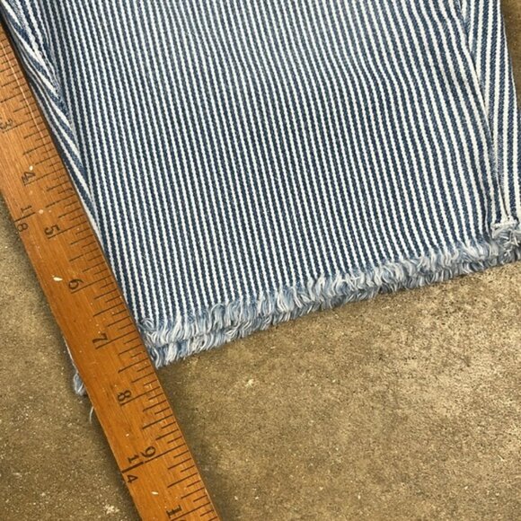 Seven7 railroad stripe Bermuda shortsSize: 4 - Picture 6 of 7